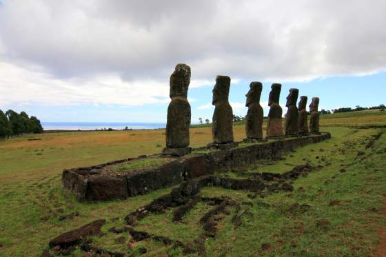 Moai looking out to the ocean