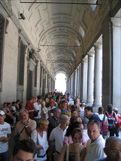 Queue for Iffuzzi gallery