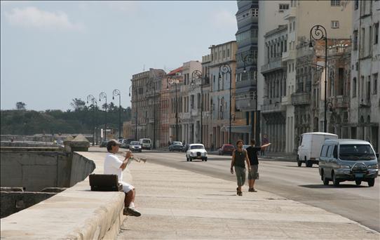 Trumpet player on Malecon