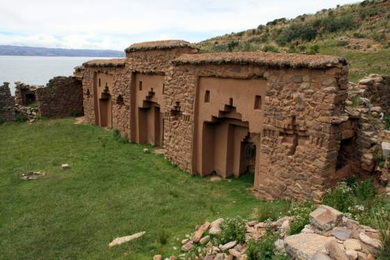 Isla de la Luna temple ruins