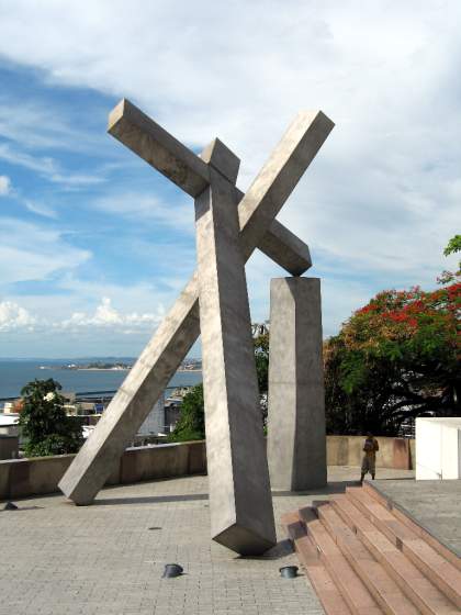 Monument to the first church here