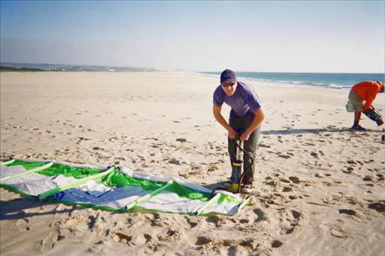 Preparing the kite