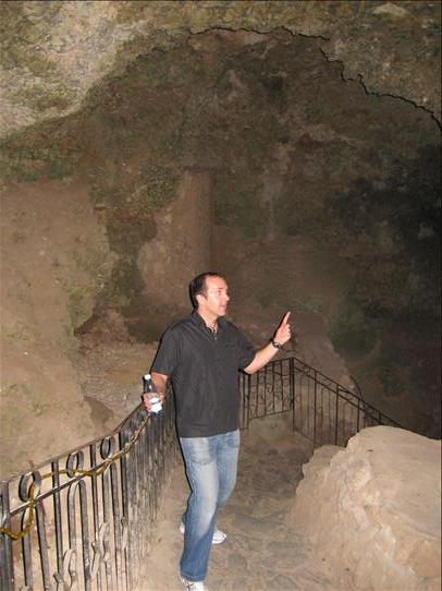 Entering cave disco