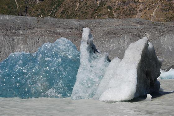 Tasman glacier lake